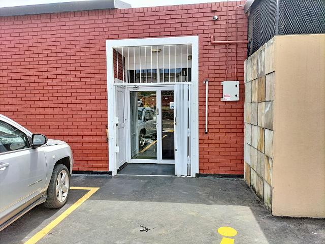 Commercial Property in Winklespruit To Rent