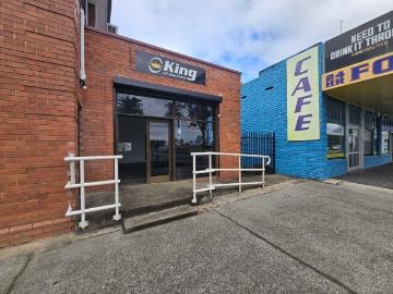 Commercial Retail Shop in Main Street of Woodburn
