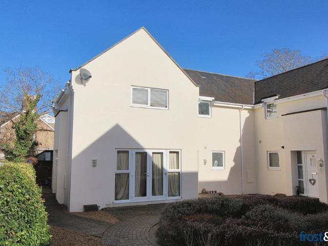 Commercial Road, Ashley Cross, Poole 2 bed house to rent £1,300 pcm £300 pw