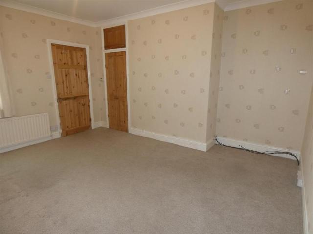 Commercial Road, Byker, Newcastle. 2 bed flat to rent £800 pcm £185 pw