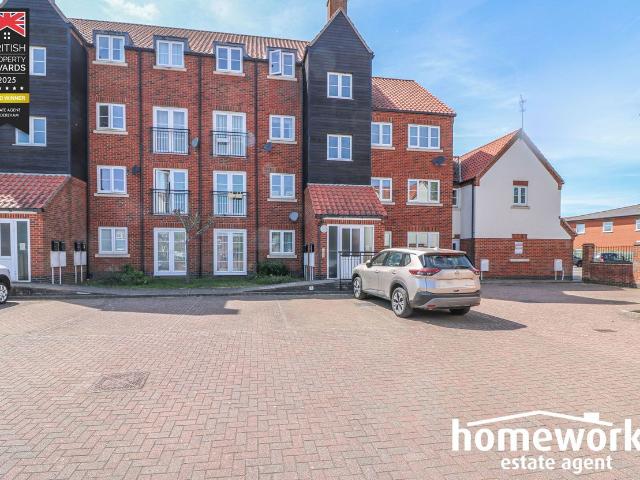 Commercial Road, Dereham NR19, 2 bed flat to rent, £875 pcm | PrimeLocation