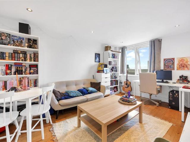 Commercial Road, E1 1 bed apartment to rent £1,850 pcm £427 pw