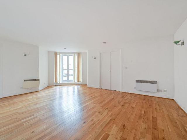 Commercial Road, E1, Aldgate, London, E1 2 bed flat to rent £4,500 pcm £1,038 pw