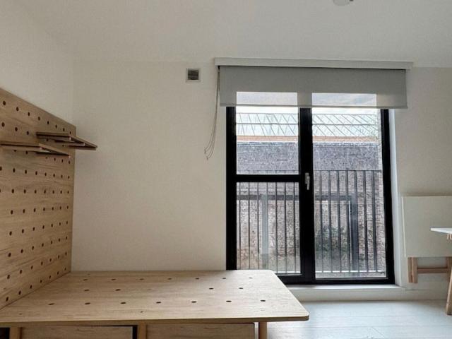 Commercial Road, London E14, Studio to rent, £1,650 pcm | PrimeLocation
