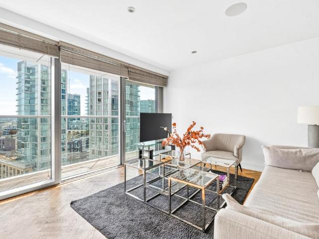 Commercial Road, London, E1 2 bed flat to rent £3,850 pcm £888 pw