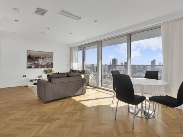 Commercial Road, London, E1 2 bed penthouse to rent £3,850 pcm £888 pw