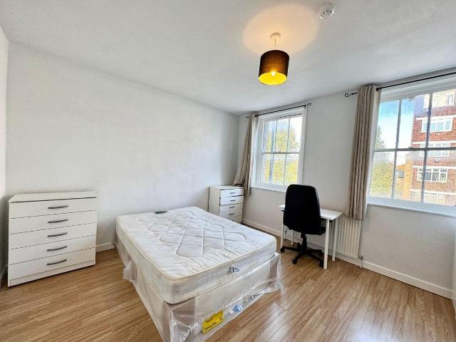 Commercial Road, London E1, 5 bed property to rent, £5,000 pcm | PrimeLocation