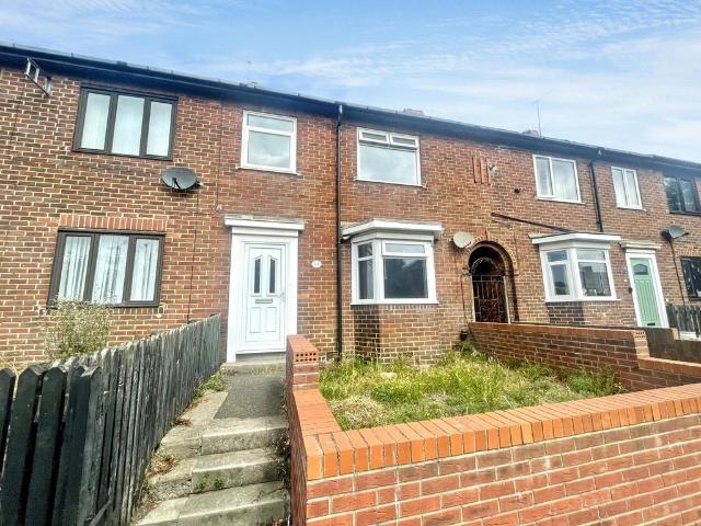 Commercial Road, South Shields, Tyne. 2 bed terraced house to rent £750 pcm £173 pw