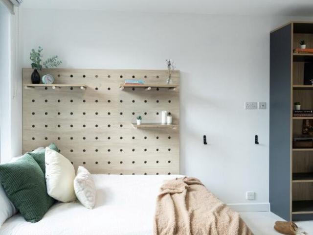 Commercial Road Studio to rent £1,595 pcm £368 pw