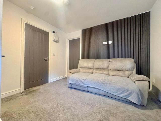 Commercial Road, Swindon SN1, 1 bed flat to rent, £1,100 pcm | PrimeLocation