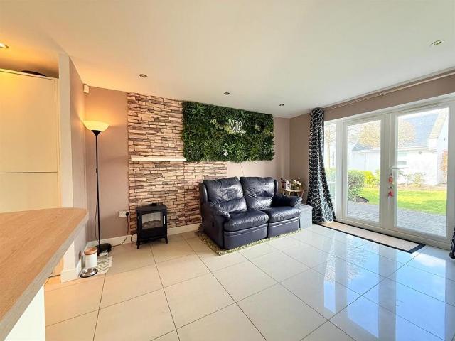 Commercial Road, Poole 2 bed house to rent £1,500 pcm £346 pw