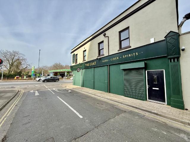 Commercial Road, PORTSMOUTH 2 bed flat to rent £1,050 pcm £242 pw