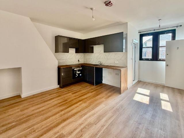 Commercial Road, Portsmouth PO1, 1 bed flat to rent, £925 pcm | PrimeLocation