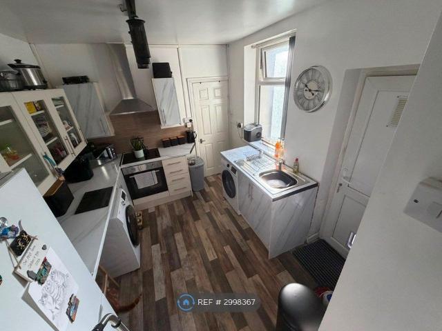 Commercial Street, Aberbargoed CF81, Studio to rent, £500 pcm | PrimeLocation