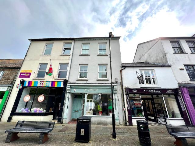 Commercial Street, Aberdare CF44, 1 bed flat to rent, £450 pcm | PrimeLocation