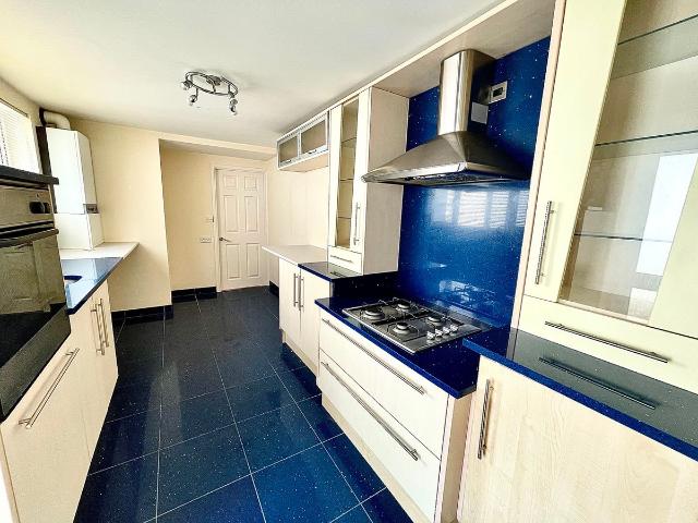 Commercial Street, Griffithstown, Pontypool NP4, 1 bed flat to rent, £650 pcm | PrimeLocation
