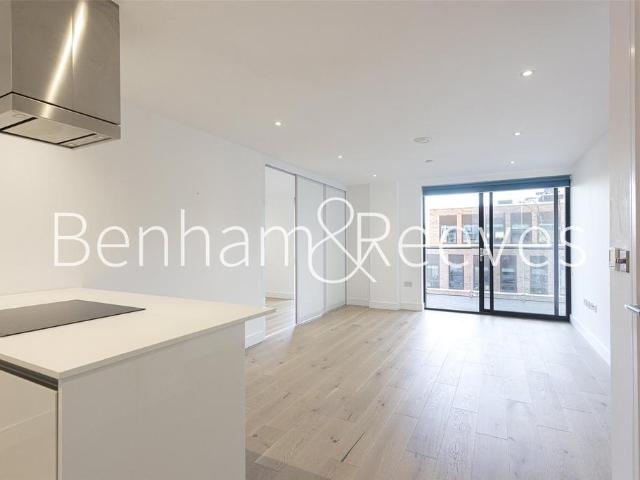 Commercial Street, London, E1 2 bed apartment to rent £3,445 pcm £795 pw