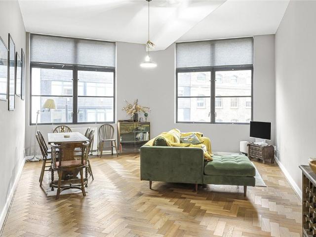 Commercial Street, London, E1 2 bed apartment to rent £3,850 pcm £888 pw