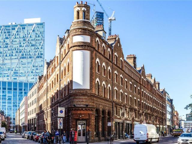 Commercial Street, London, E1 Studio to rent £2,000 pcm £462 pw