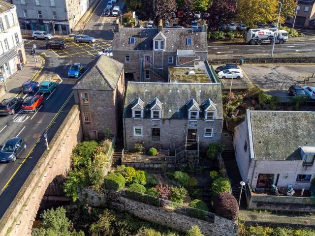 Commercial Street, Perth 1 bed flat to rent £650 pcm £150 pw