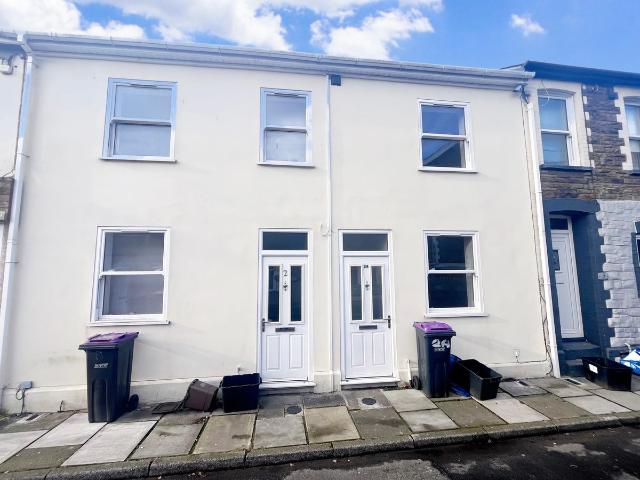 Commercial Street, Pontypool NP4, 1 bed property to rent, £850 pcm | PrimeLocation