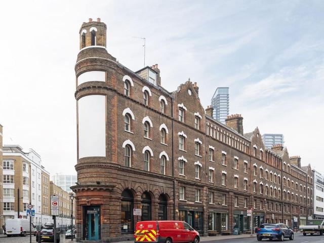 Commercial Street, Spitalfields. 1 bed flat to rent £2,000 pcm £462 pw