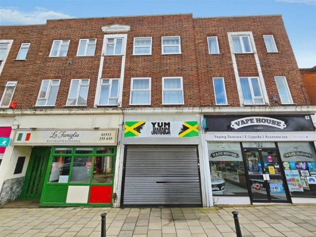 Commercial to Rent in High Street, Rushden, Northants, NN10