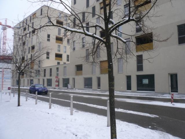 GEWERBEFLÄCHE VON CA. 159 M² IM ERDGESCHOSS MIT GROSSEN FENSTERN