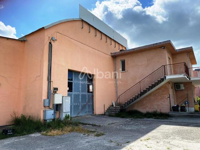 Commerciale monolocale 700mq