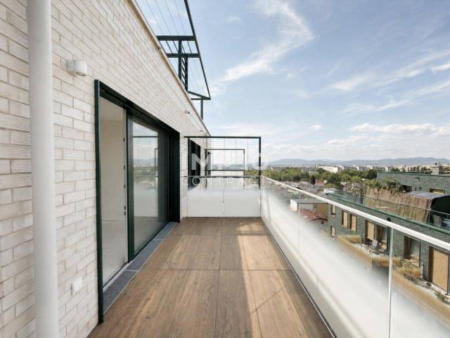 Commission Free First Occupancy on the 5th Floor: Living with Panaroma View