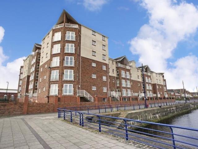 Commissioners Wharf, North Shields, NE29 2 bed apartment to rent £800 pcm £185 pw