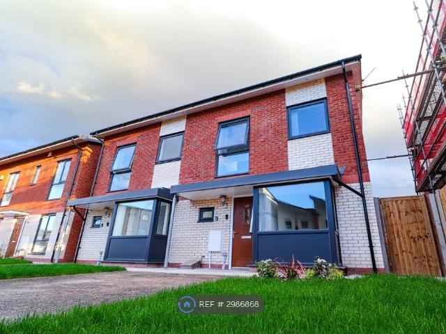 Commonwealth Avenue, Manchester M11, 2 bed semi detached house to rent, £1,275 pcm | PrimeLocation