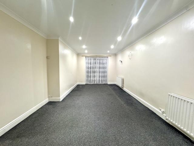 Commonwealth Avenue,Hayes,UB3