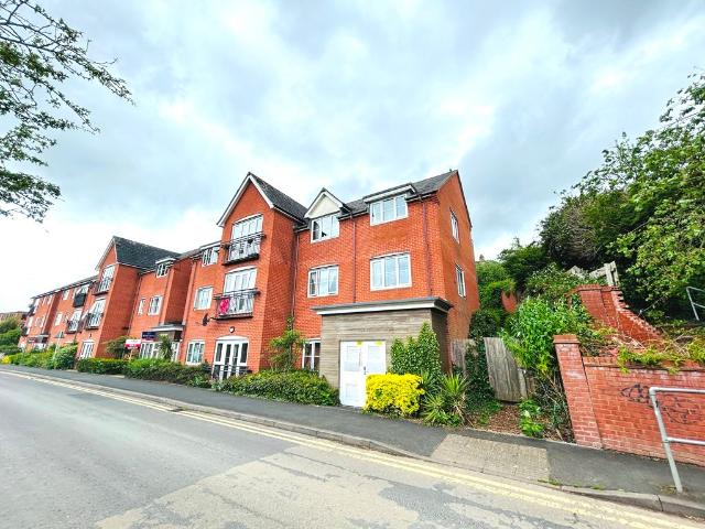 Common Road, Evesham WR11, 2 bed flat to rent, £950 pcm | PrimeLocation