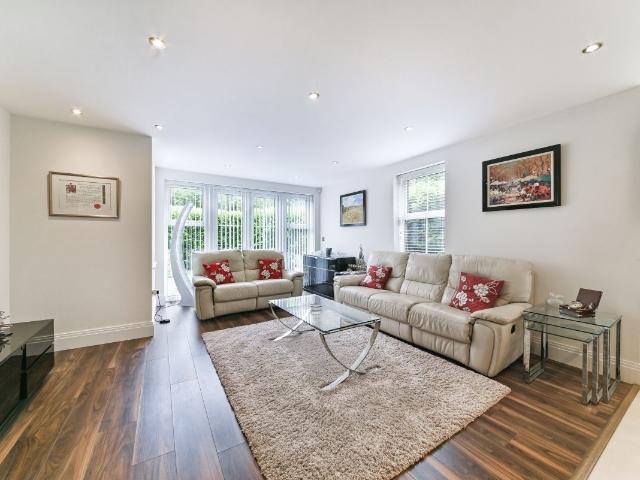 Common Road, Stanmore HA7, 2 bed flat to rent, £2,500 pcm | PrimeLocation