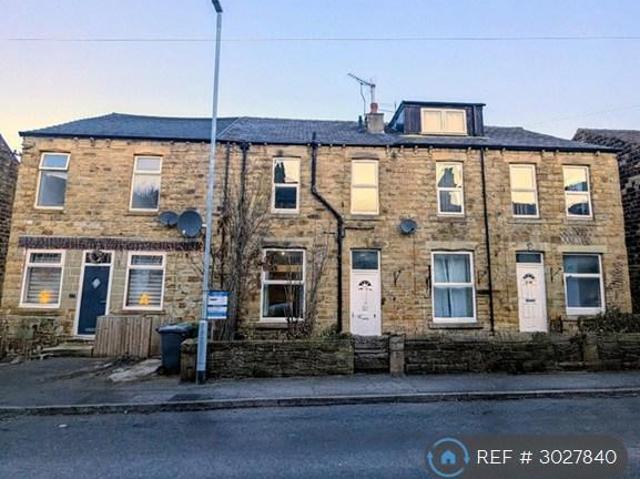 Commonside, Batley, WF17 1 bed terraced house to rent £700 pcm £162 pw