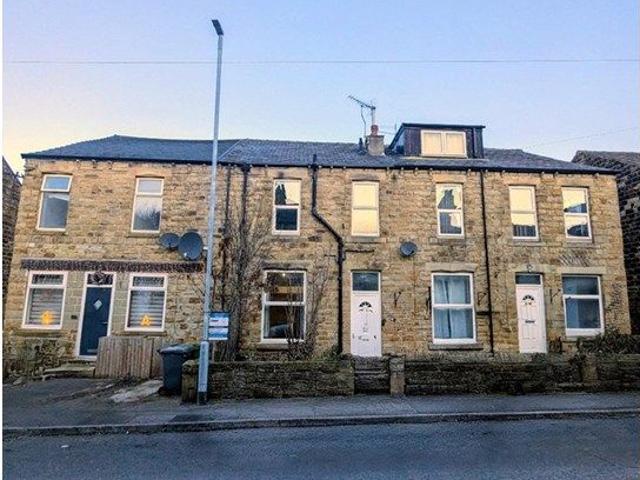 Commonside, Batley WF17, 1 bed terraced house to rent, £700 pcm | PrimeLocation