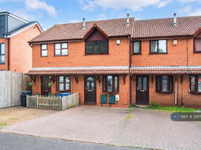 Commonside, Brierley Hill, DY5 2 bed terraced house to rent £1,050 pcm £242 pw