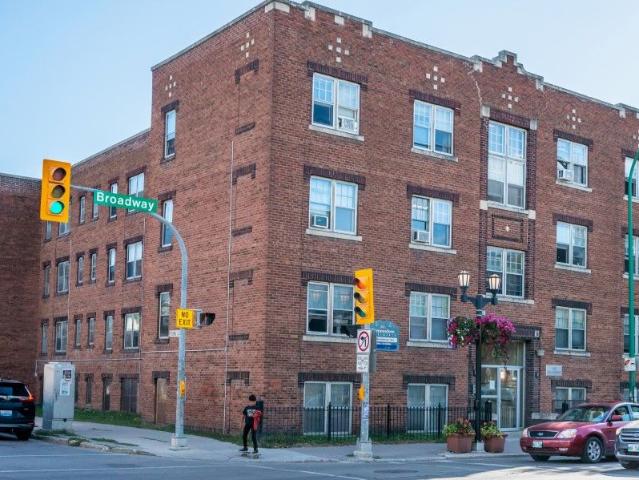 Commodore Apartments
