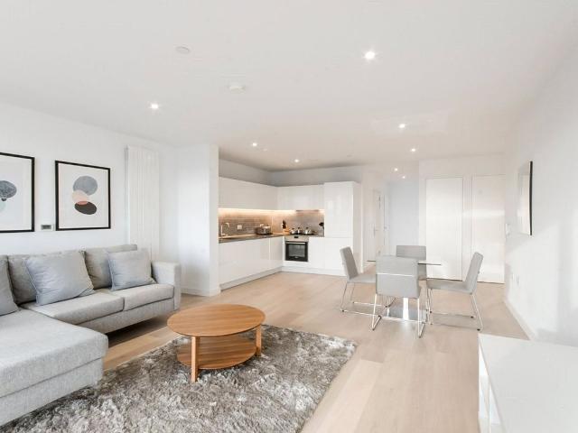 Commodore House, Admiralty Avenue, Royal Docks, London E16, 1 bed flat to rent, £2,150 pcm | PrimeLocation