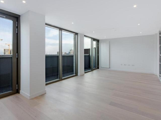 Commodore House, Royal Wharf, London. 2 bed apartment to rent £2,900 pcm £669 pw