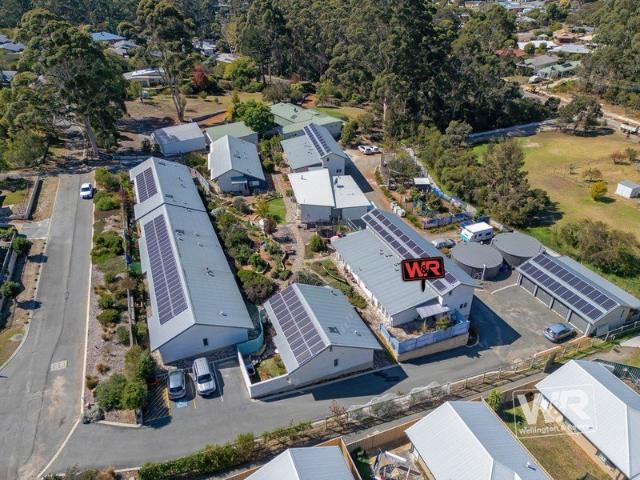 COMMUNITY LIVING AT ITS BEST