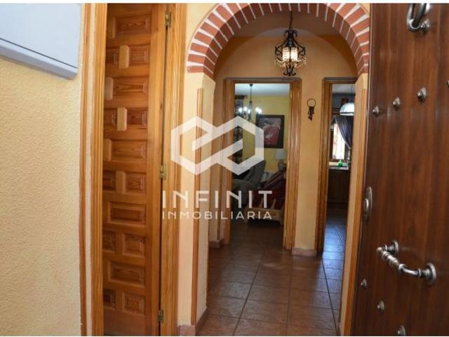 ? COMO NUEVA, CON PATIO DE ENSUEÑO Y LISTA PARA ENTRAR A VIVIR