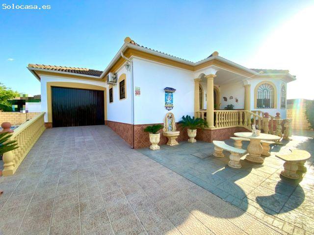 COMO NUEVO! Chalet de 135 m² en una parcela de 750 m² más salón campero y piscina