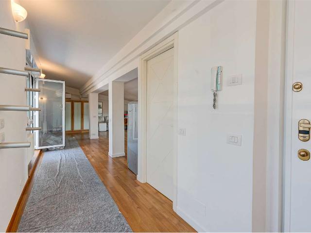 COMO CENTRO BELLISSIMO LOFT AL PIANO ATTICO CON TERRAZZO VISTA LAGO