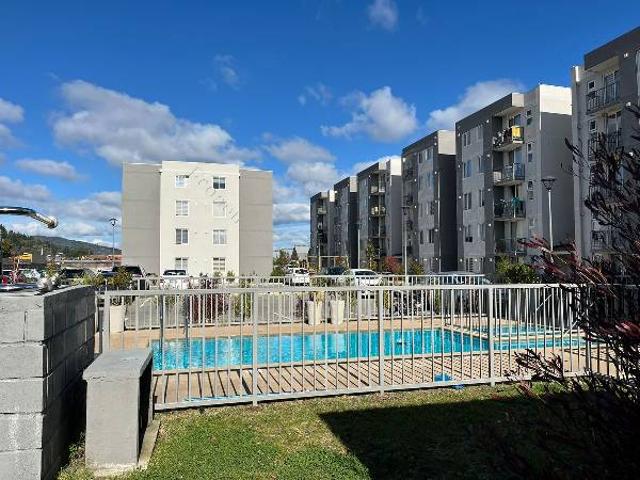 Cómodo 3 cuartos, 1baño, piscina y estacionamiento