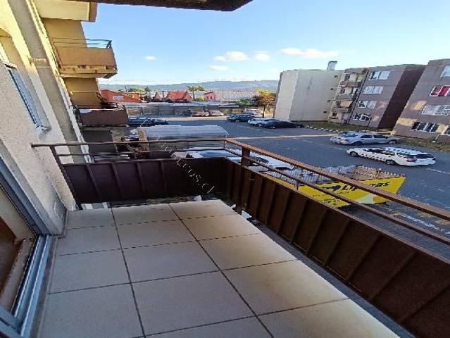 Cómodo, 3 dormitorios, piscina con estacionamiento