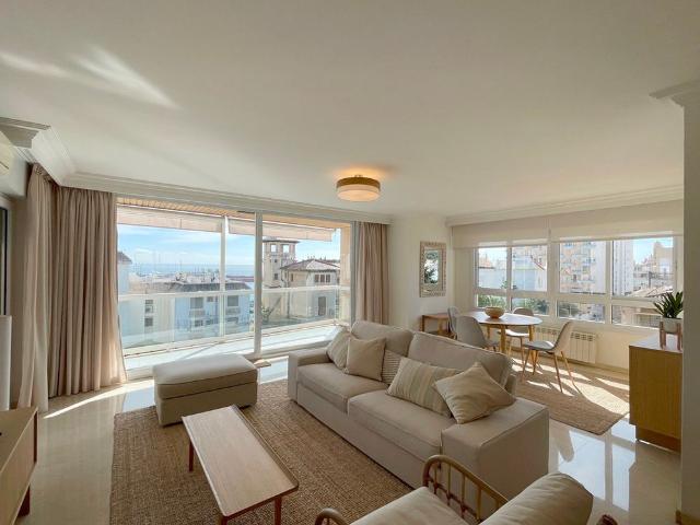 Apartamento amueblado con vistas al mar, 4 dormitorios, terraza, parking, zona Son Armadans, Palma