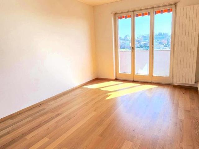 Comodo appartamento 2,5 locali zona centrale Mendrisio