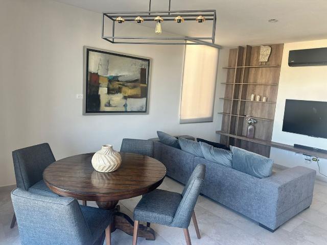 Comodo departamento amueblado en renta en Residencial Almaden